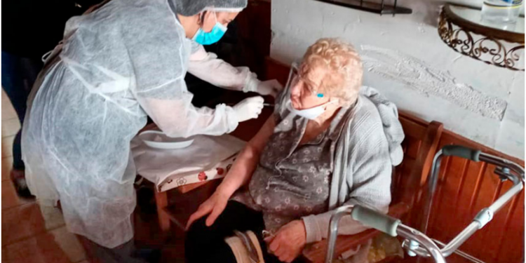 Hasta hoy vacunan en los residenciales de ancianos