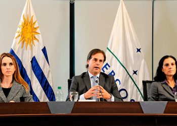 Lacalle Pou defiende en la cumbre de presidentes la decisión de romper la regla