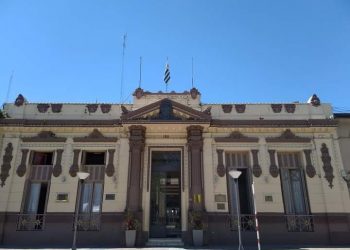 Desde hoy la Intendencia atiende en horario matutino