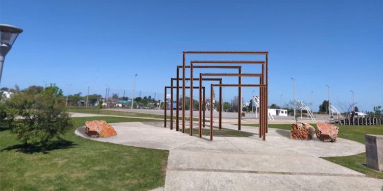 Escultura ferroviaria para el Paseo del Ferrocarril