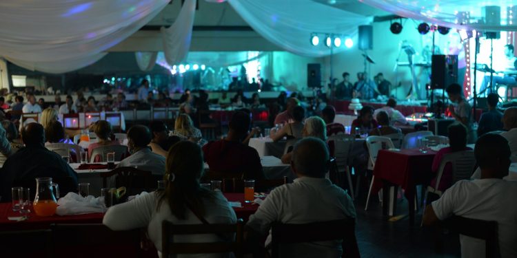 Casi 300 personas celebraron la «Navidad entre todos»