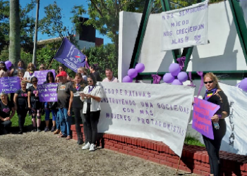 Mujeres cooperativistas se expresaron en un nuevo #8M