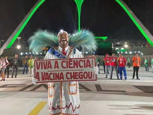 Arrancaron los desfiles de carnaval en el Sambódromo de Río de Janeiro