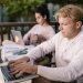 Argentina constata que las mujeres trabajan más que los hombres