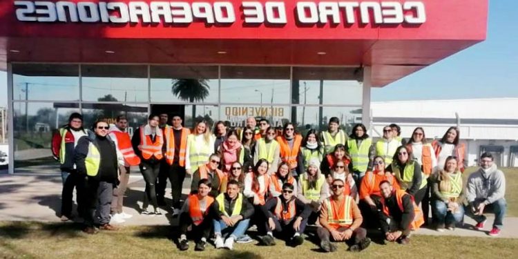Estudiantes de Logística del Polo Tecnológico Tacuarembó participaron en operativas de empresas metropolitanas