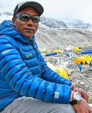 Kami Rita Sherpa, el rey de la montaña