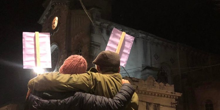 “El abrazo del dolor”