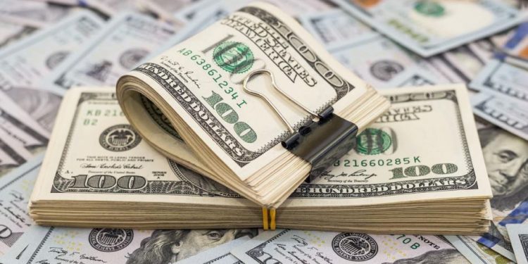 El dólar tuvo otra fuerte caída ayer