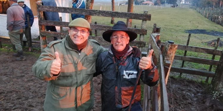 Fantástico remate de Escritorio Manuel Ramos en Batoví.
