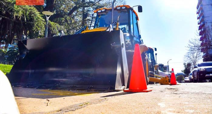 Intendencia entregó maquinaria para municipios de Vichadero y Tranqueras