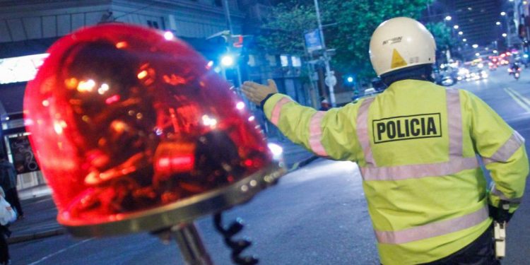 Un centenar de policías en el operativo de control por la noche de la nostalgia