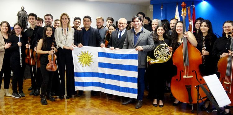 «Cuando ustedes toquen en los escenarios europeos estará jugando la celeste»