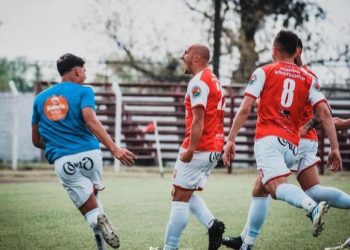 El sábado juega un partido clave por el ascenso