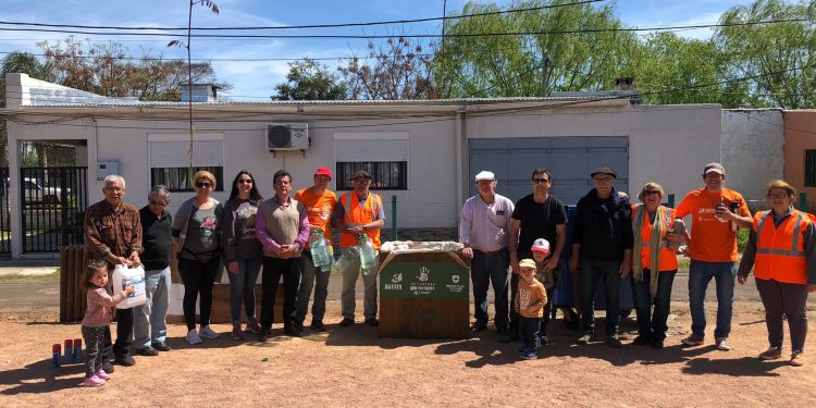 Centro de Barrio 5, cuenta con un contenedor para residuos reciclables