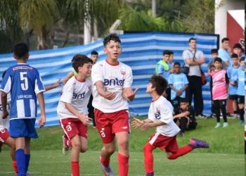 La selección de Tacuarembó de la generación 2010 viaja a Salto