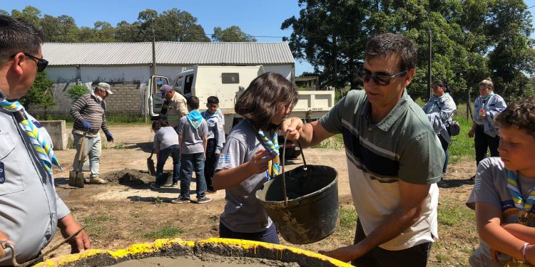 Miles de pilas fueron almacenadas en un tanque de cemento