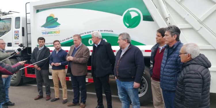 Intendencia entregó dos vehículos de última generación que beneficiarán a los vecinos de San Gregorio de Polanco