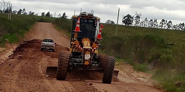 Caminería rural: cinco equipos se encuentran desplegados en distintas zonas del departamento
