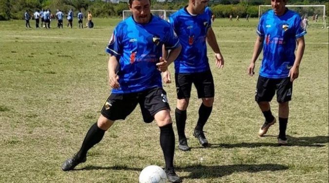 Fútbol Senior: Ganaron los líderes