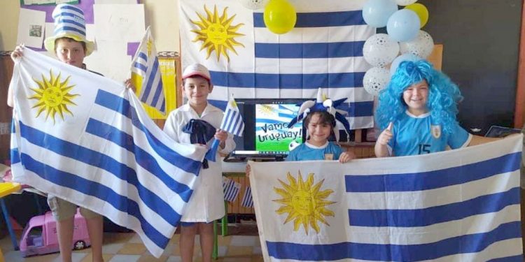 El aliento para la celeste surge fuerte desde los niños rurales