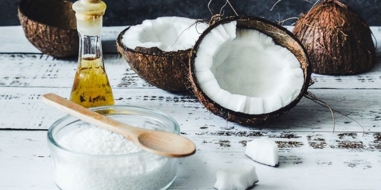 Cinco consejos de belleza con aceite de coco