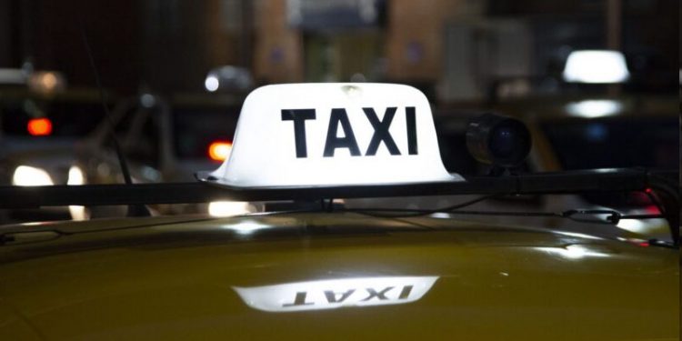 Permisarios de taxímetros deberán presentarse en la Oficina de Tránsito