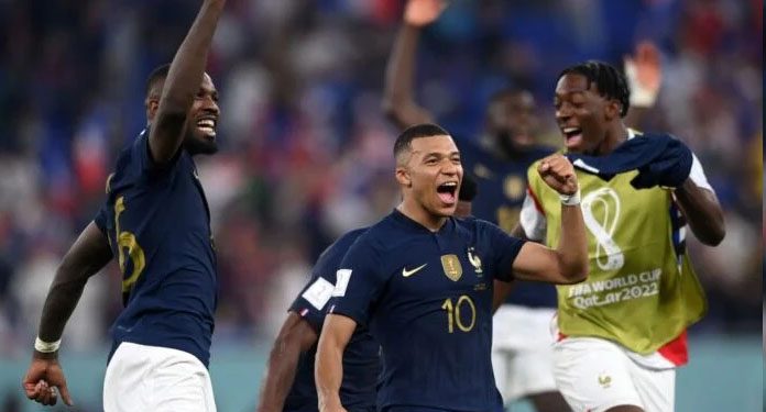Francia es el primer clasificado a los octavos de final