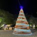 Decoración navideña para la plaza 19 de Abril