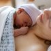 La primera necesidad de un recién nacido no es comer, es el contacto con la piel de su madre