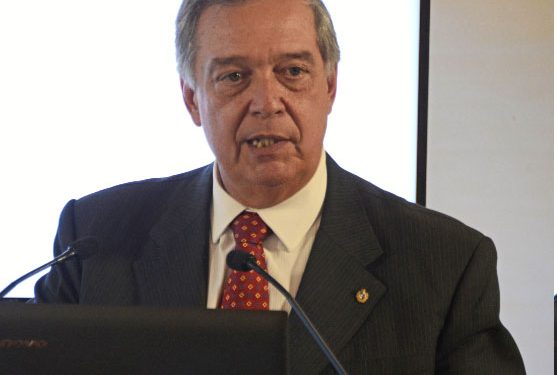 El ministro de ganadería alertó por la caída del dólar y su impacto en la competitividad