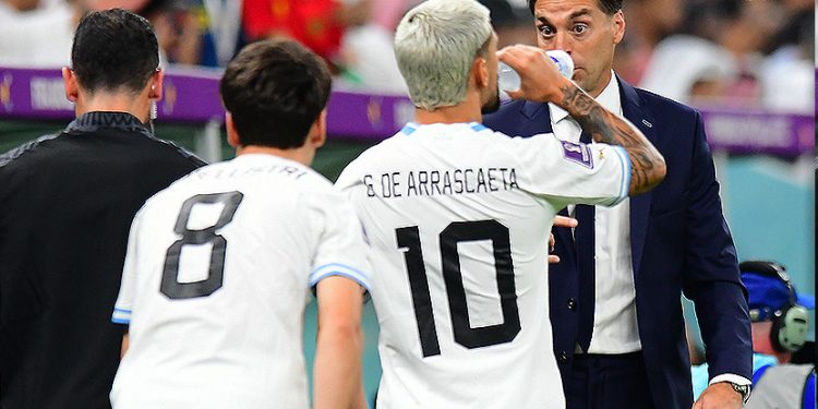 Uruguay entrenó ayer en la tarde a puertas cerradas