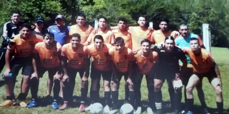 Sud América de Curtina se metió en la final de las series de playoff 