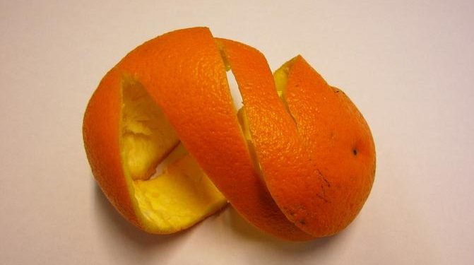 ¡No tires estas cáscaras de frutas y verduras!