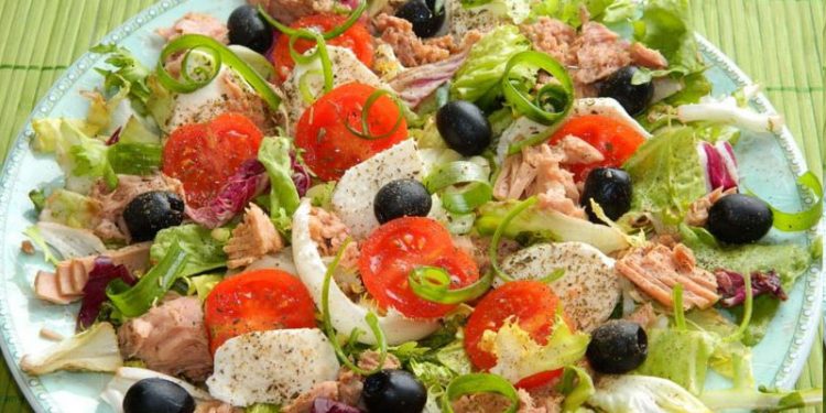 Cinco comidas que no deben faltar en tu mesa para los días de calor