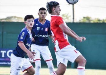 Los juveniles también perdieron en el debut