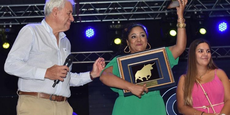 Miriam Britos se llevó el “Toro Dorado” en la Expo Feria de Paso de los Toros