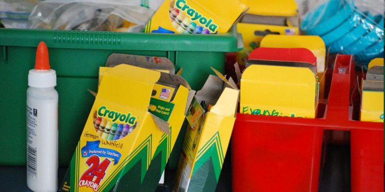 Cuánto subieron de precio los útiles escolares en el último año, según un informe del MEF