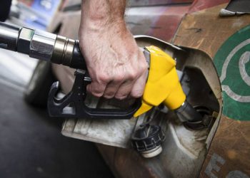 Los combustibles no aumentan en febrero; sí el supergás