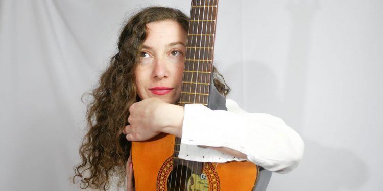 Patricia Robaina canta en la Patria Gaucha